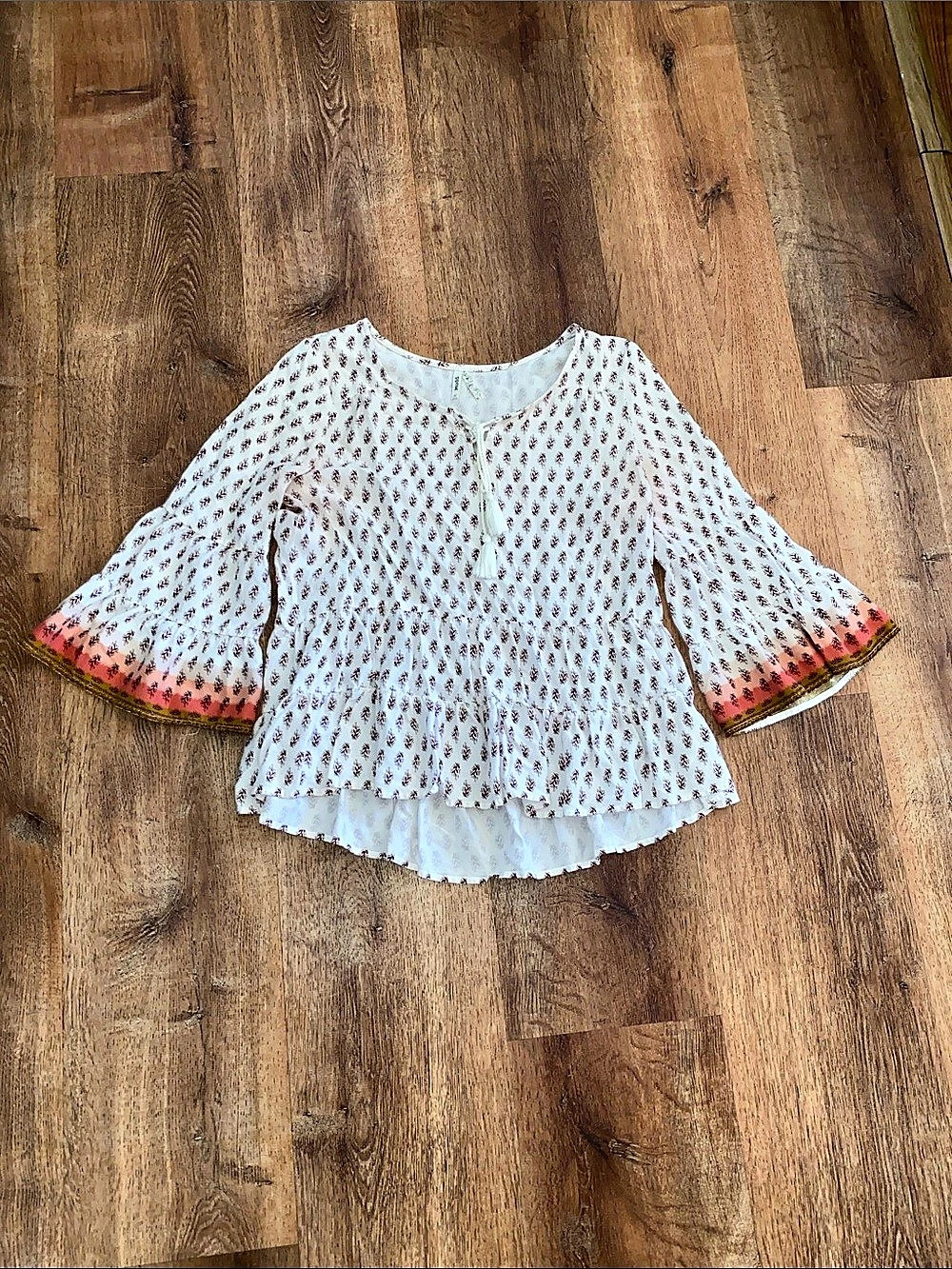 ModCloth Floral Peasant Blouse in White & Red Size Medium